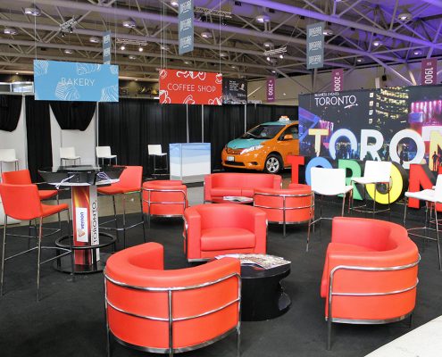 Vernon-Hi-top-Charging-Table-@-Tourism-Toronto-Booth-Incentive-Works-2016-2-495x400